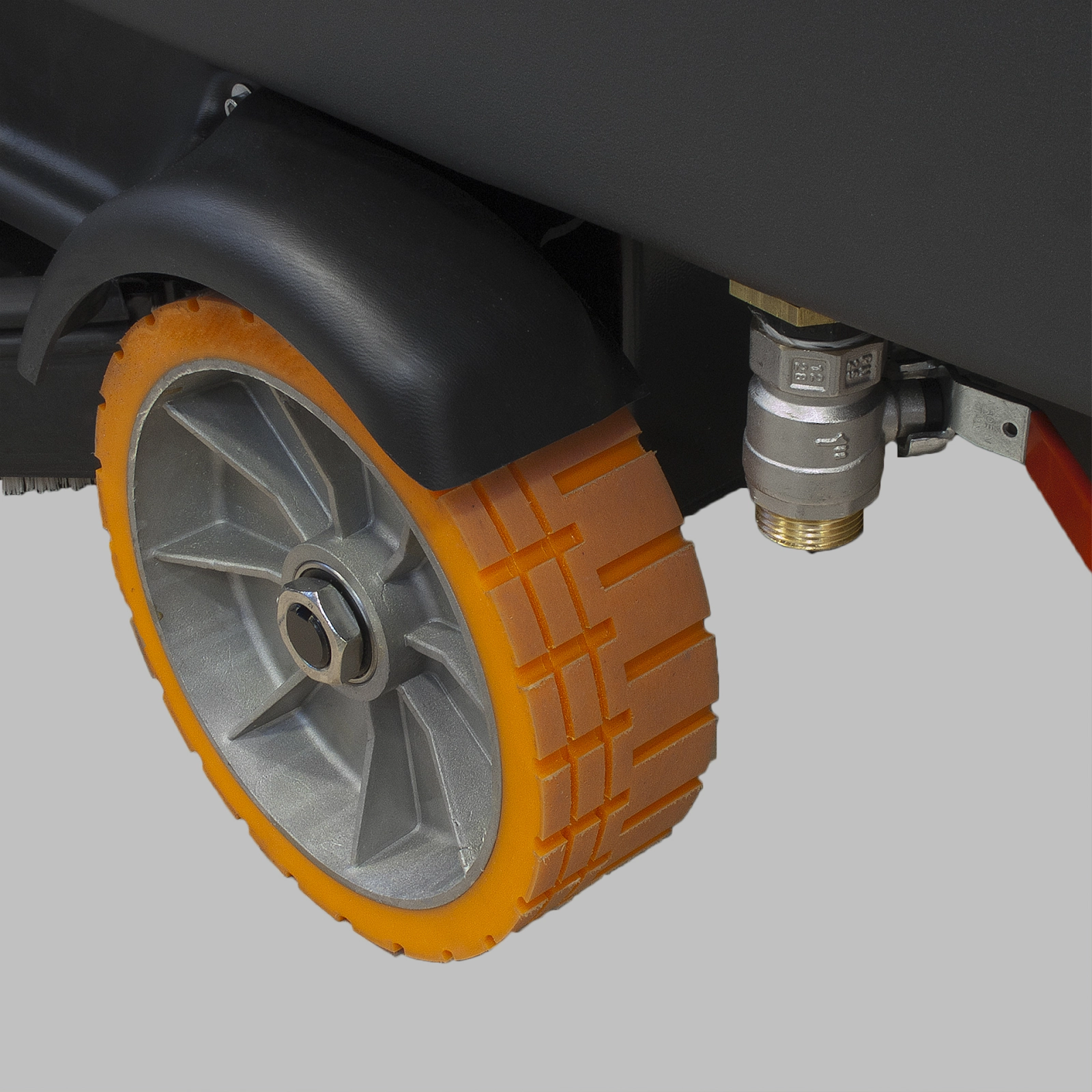 Comfort M 102 - podlahový mycí stroj