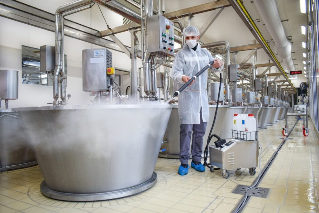 Dokonalý úklid techniky, pokojů i nemocničních lůžek bez chemie. Parní čištění je ve firmách stále oblíbenější